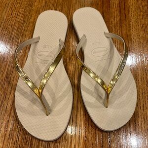 Gold Havaiana, size 37-38